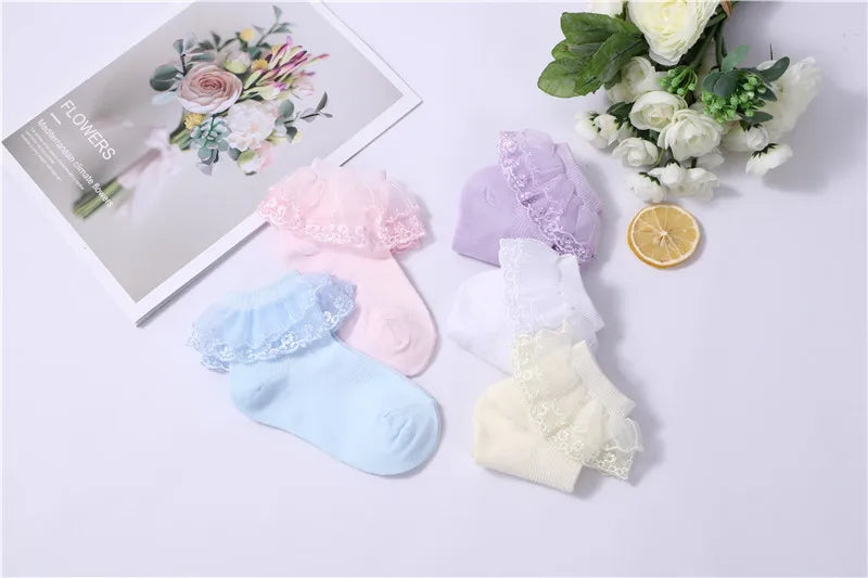 3 Paar neue Kinder Spitzensocken Frühling Herbst Baumwolle Kinder Kurze Tanzsocken Mesh Weiß Blumen Rüschen Rüschen Gilrs Prinzessin Socke