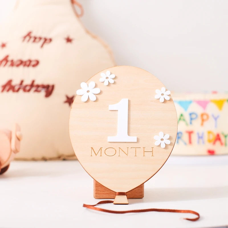 2Pcs Baby Wooden Balloon Milestone Cards - Photography Accessories for Newborns