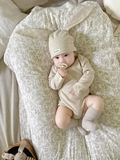 Baby-Jumpsuit für Herbst, einreihig, lang, für Jungen und Mädchen, farbig, aus Baumwolle, Strampler + Mütze mit Hasenohren, gepunkteter gerippter Strampler mit Streifen