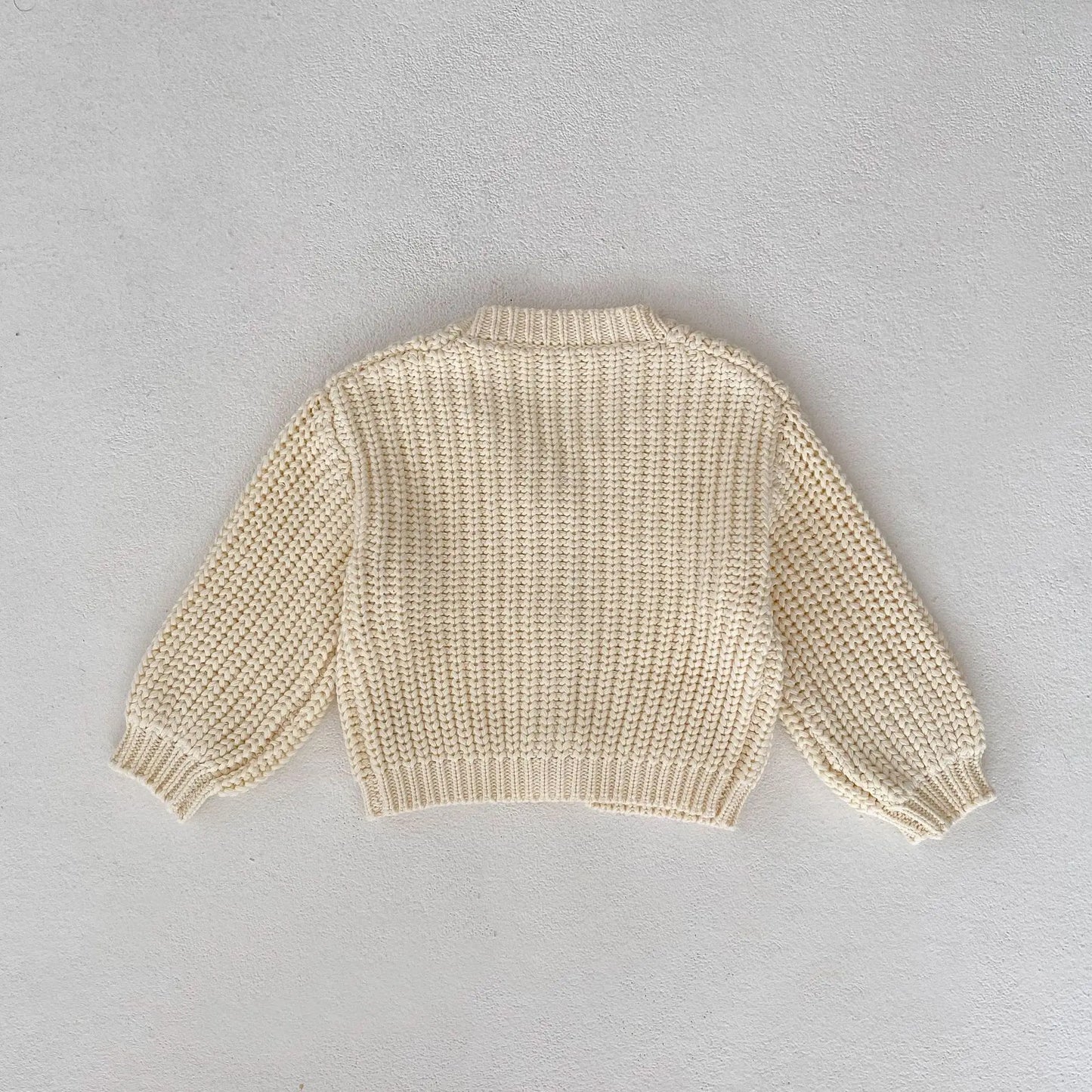 Herbst Neue Internet Celebrity Mode Mädchen Baby Kleidung Perle Boden Dicke Nadel V-ausschnitt Mantel Neugeborenen Lange ärmeln Strickjacke