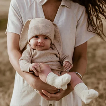 Baby-Jumpsuit für Herbst, einreihig, lang, für Jungen und Mädchen, farbig, aus Baumwolle, Strampler + Mütze mit Hasenohren, gepunkteter gerippter Strampler mit Streifen