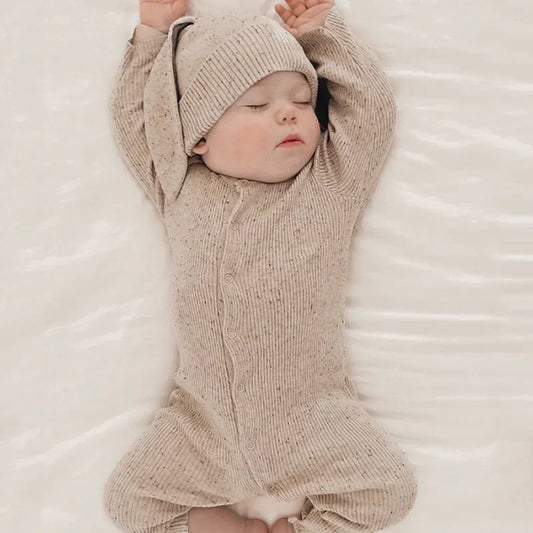 Baby-Jumpsuit für Herbst, einreihig, lang, für Jungen und Mädchen, farbig, aus Baumwolle, Strampler + Mütze mit Hasenohren, gepunkteter gerippter Strampler mit Streifen