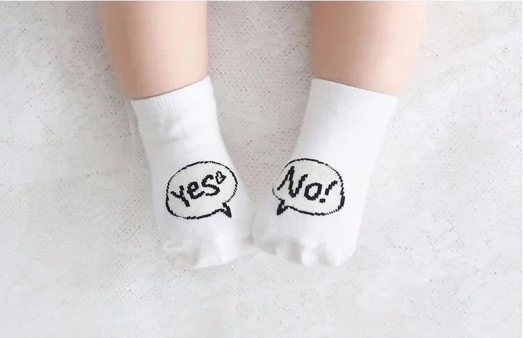 2024 neue Frühjahr Baby Socken Neugeborenen Baumwolle Jungen Mädchen Nette Kleinkind Asymmetrie Anti-slip Socken