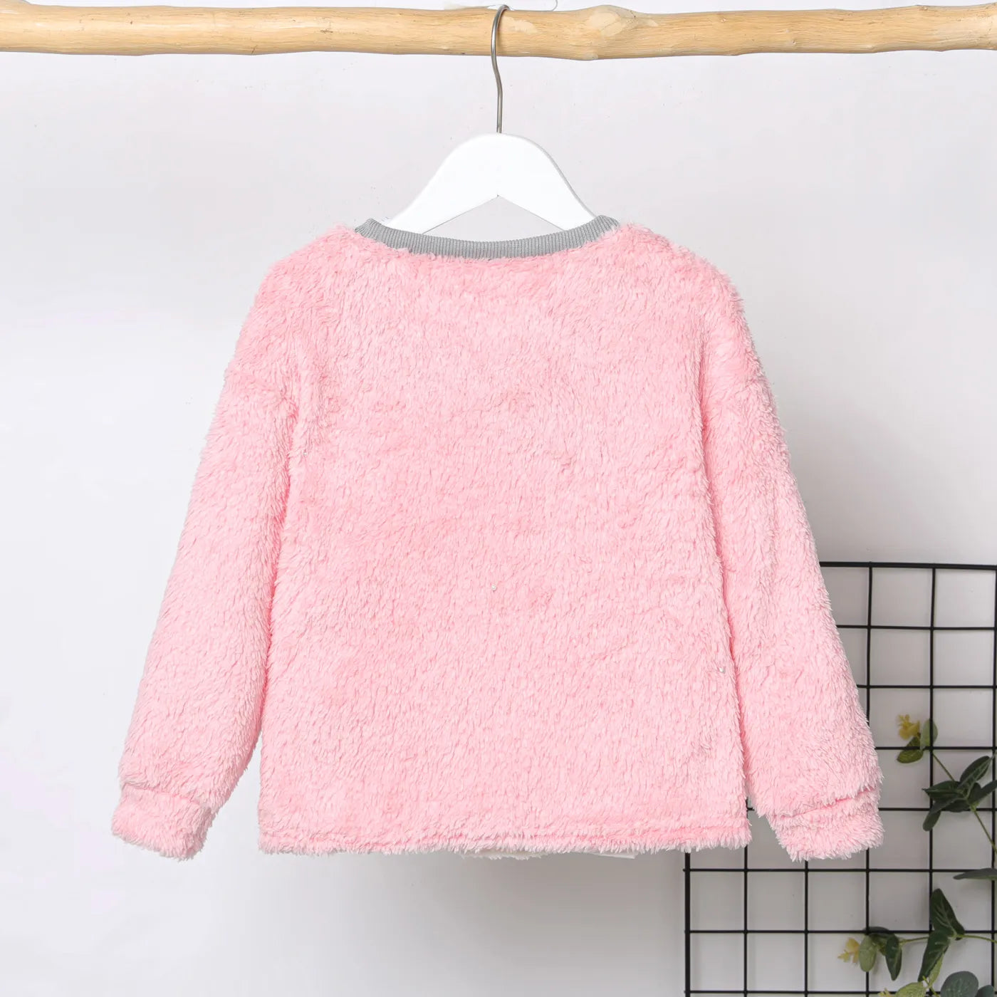 PatPat Kid Girl Süßes Colorblock Fleece Pullover Sweatshirt Weich und Bequem Perfekt für Ausflüge und den Alltag