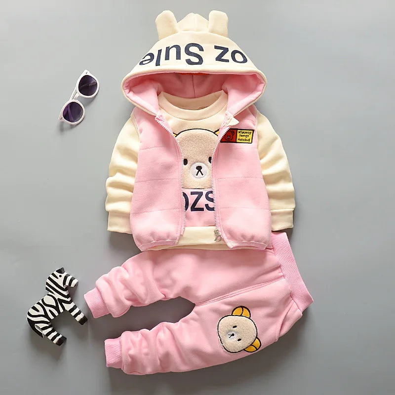 2024 jungen Set Mädchen Baumwolle Dicke Warme Casual Mit Kapuze Pullover Anzug Herbst Winter Kinder Cartoon Niedliche Bär Drei-Stück 0-5Y