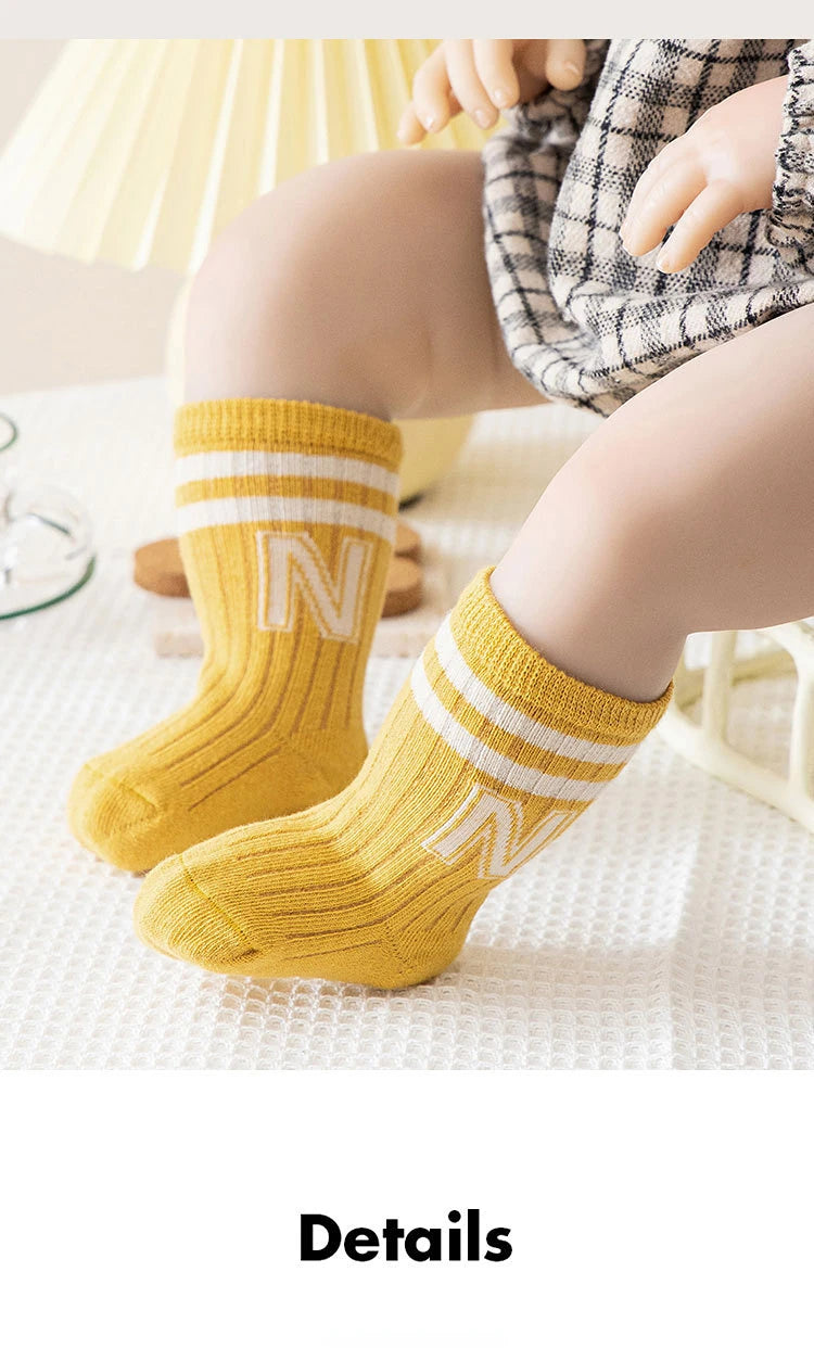 Socken mit dem Buchstaben N, weich gestrickt, für Kinder, Babys, Mittelschlauchstrümpfe, lange Socken für Säuglinge, Kleinkinder, Jungen und Mädchen, lässige, sportliche Sockenplatte