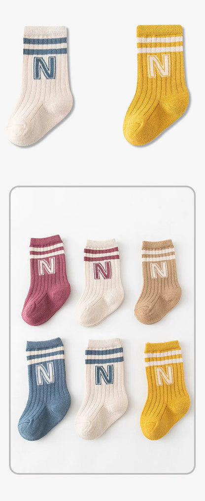 Socken mit dem Buchstaben N, weich gestrickt, für Kinder, Babys, Mittelschlauchstrümpfe, lange Socken für Säuglinge, Kleinkinder, Jungen und Mädchen, lässige, sportliche Sockenplatte