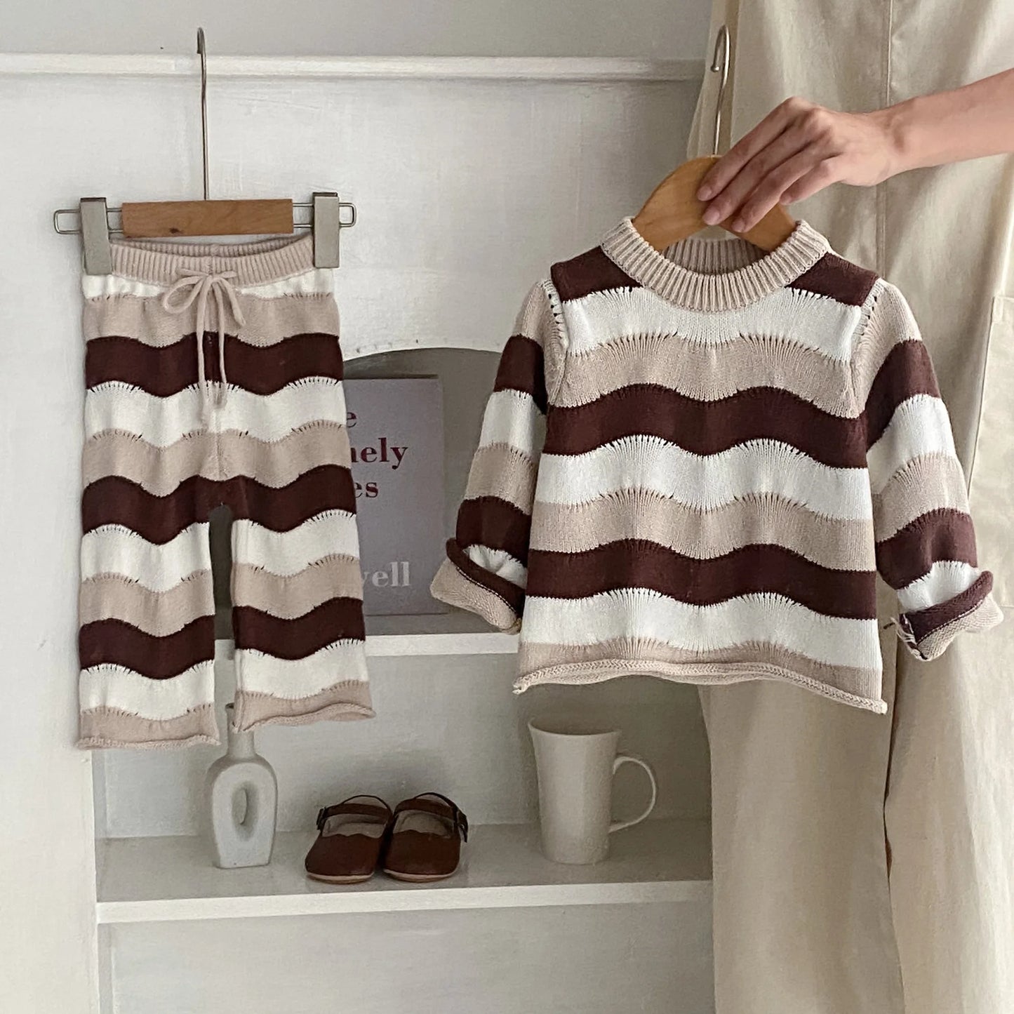 Spring And Autumn Baby Clothing For Girls Fashionable And Versatile Wave Contrasting Striped Knitted Top+Loose Pants Set