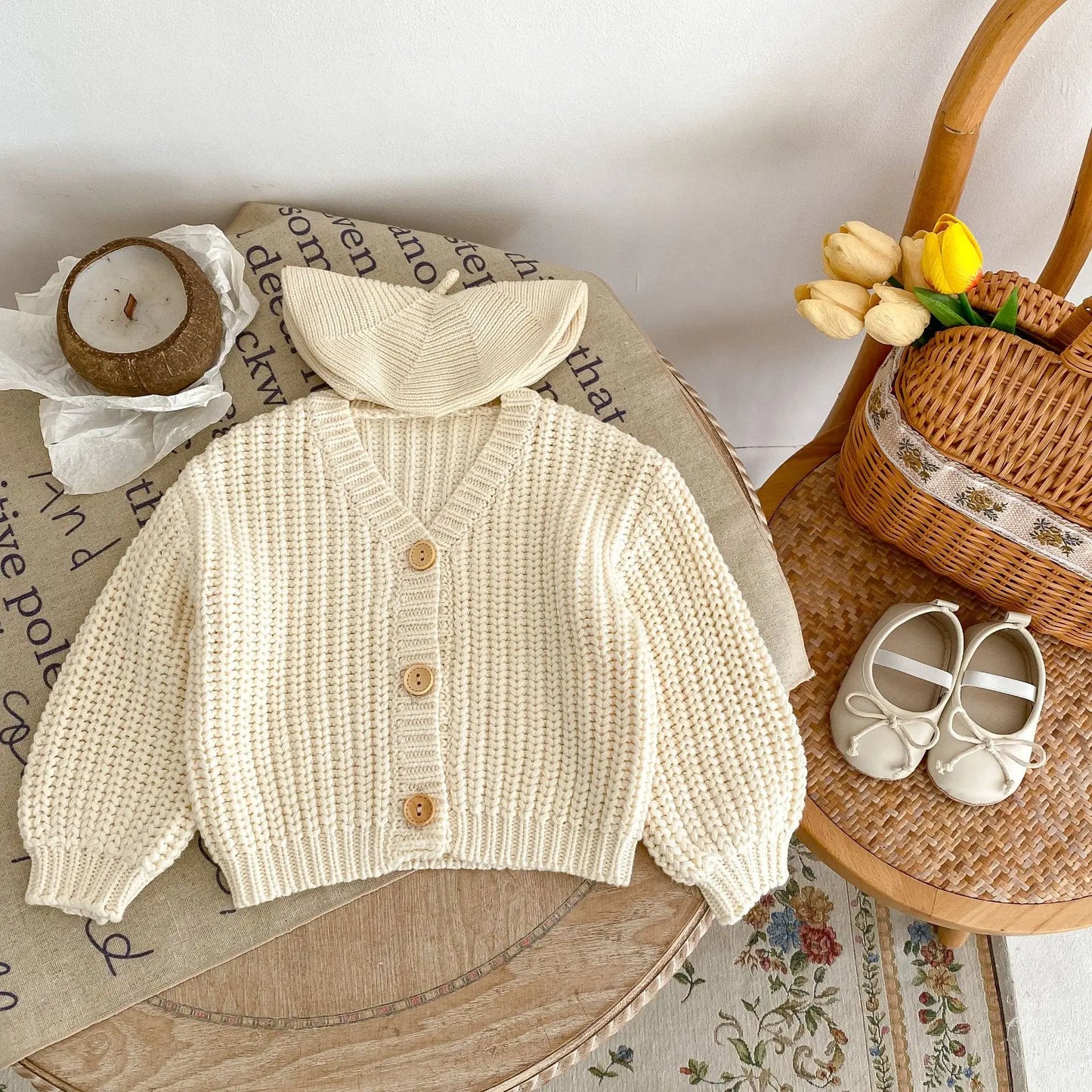 Autumn New Internet Celebrity Fashion Girl Baby Clothing Bead Ground Thick Needle V-Neck Coat Newborn Long sleeved Cardigan