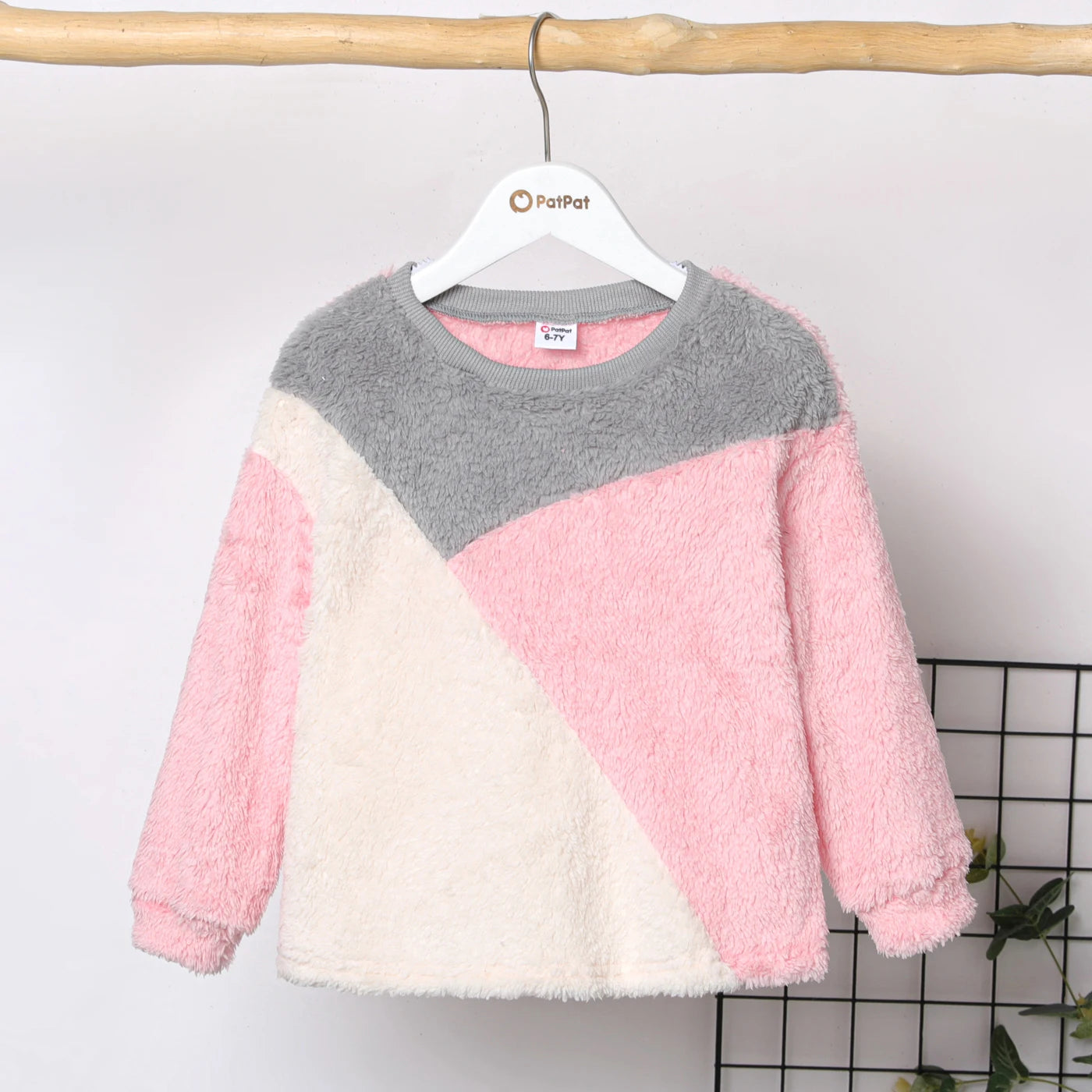 PatPat Kid Girl Süßes Colorblock Fleece Pullover Sweatshirt Weich und Bequem Perfekt für Ausflüge und den Alltag