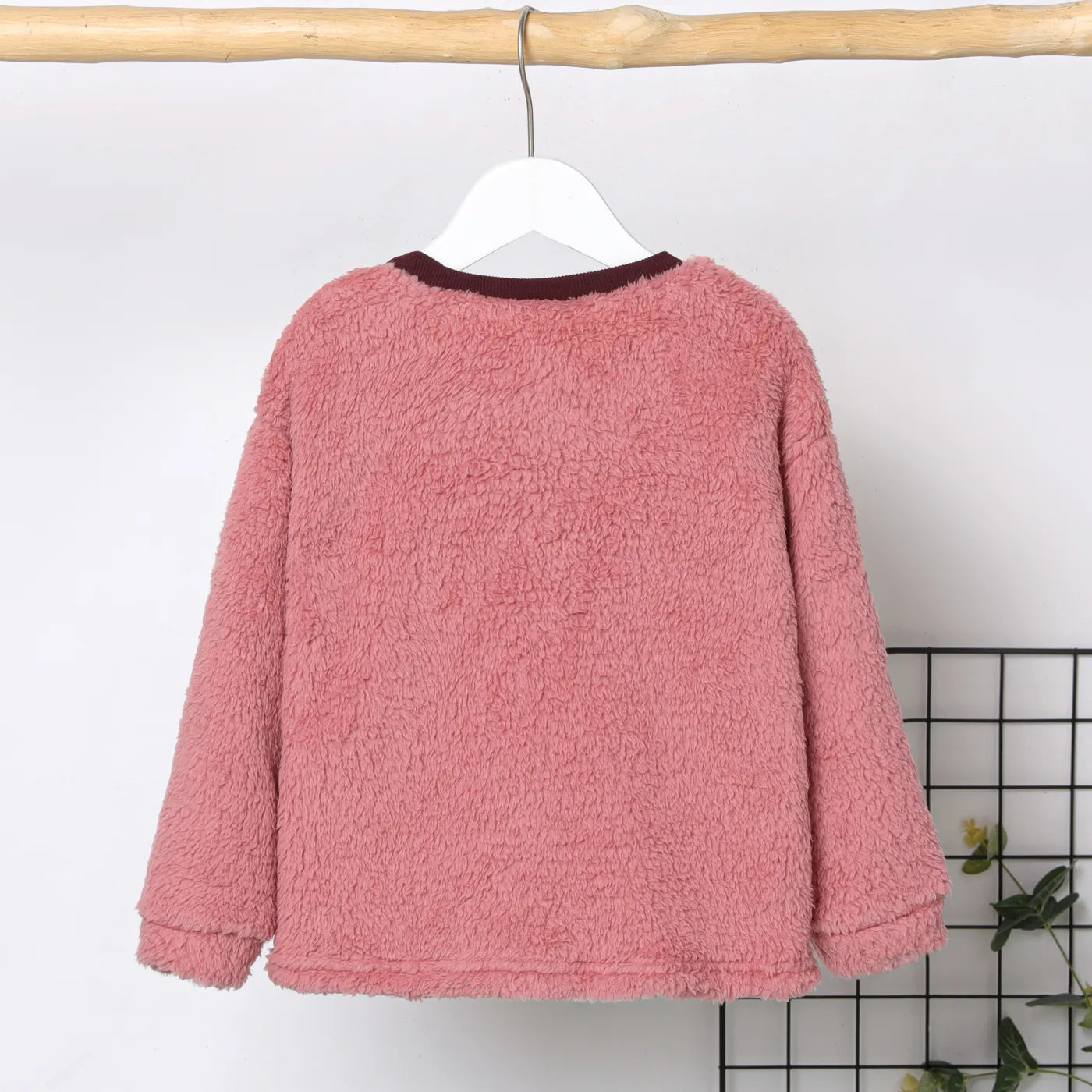 PatPat Kid Girl Süßes Colorblock Fleece Pullover Sweatshirt Weich und Bequem Perfekt für Ausflüge und den Alltag