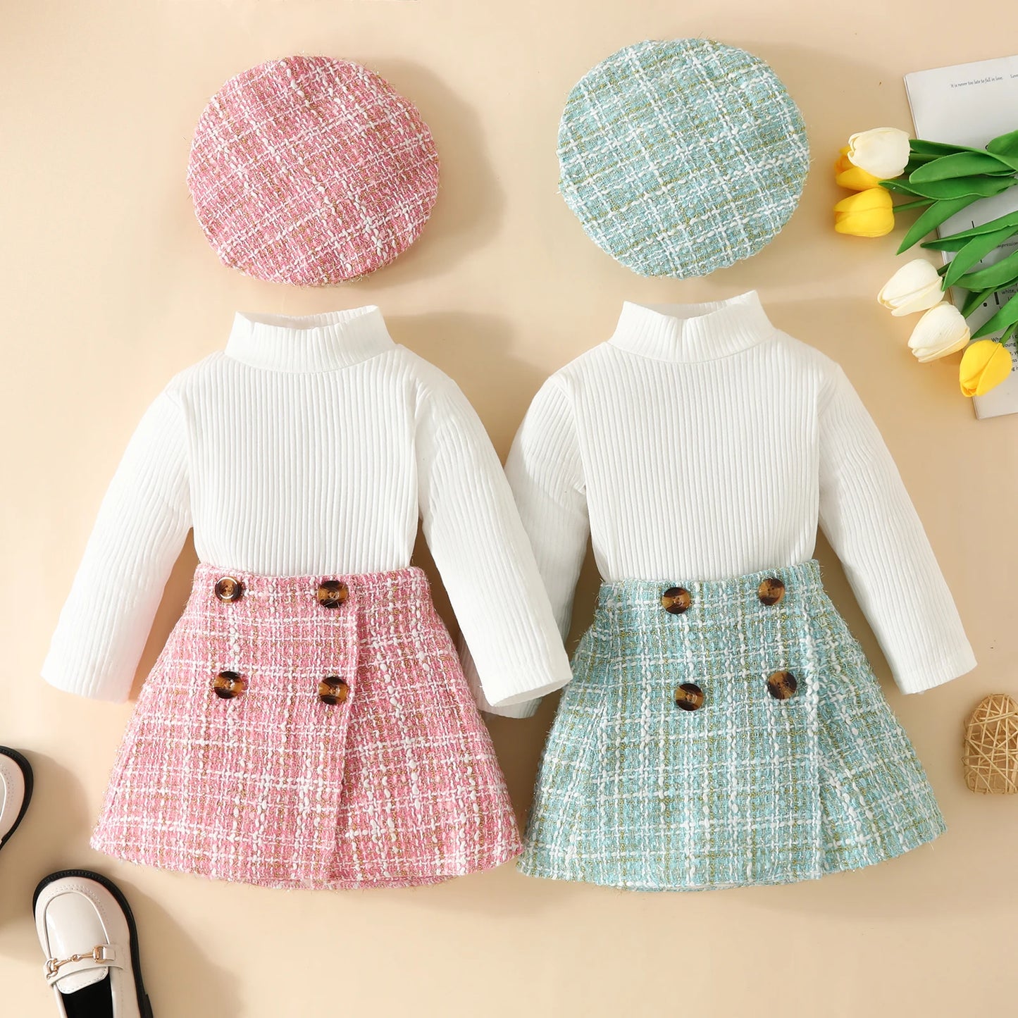 3-teiliges Frühlings- und Herbst-Set für Babys mit langem Sloup-Oberteil und kariertem Halbkleid und Mütze