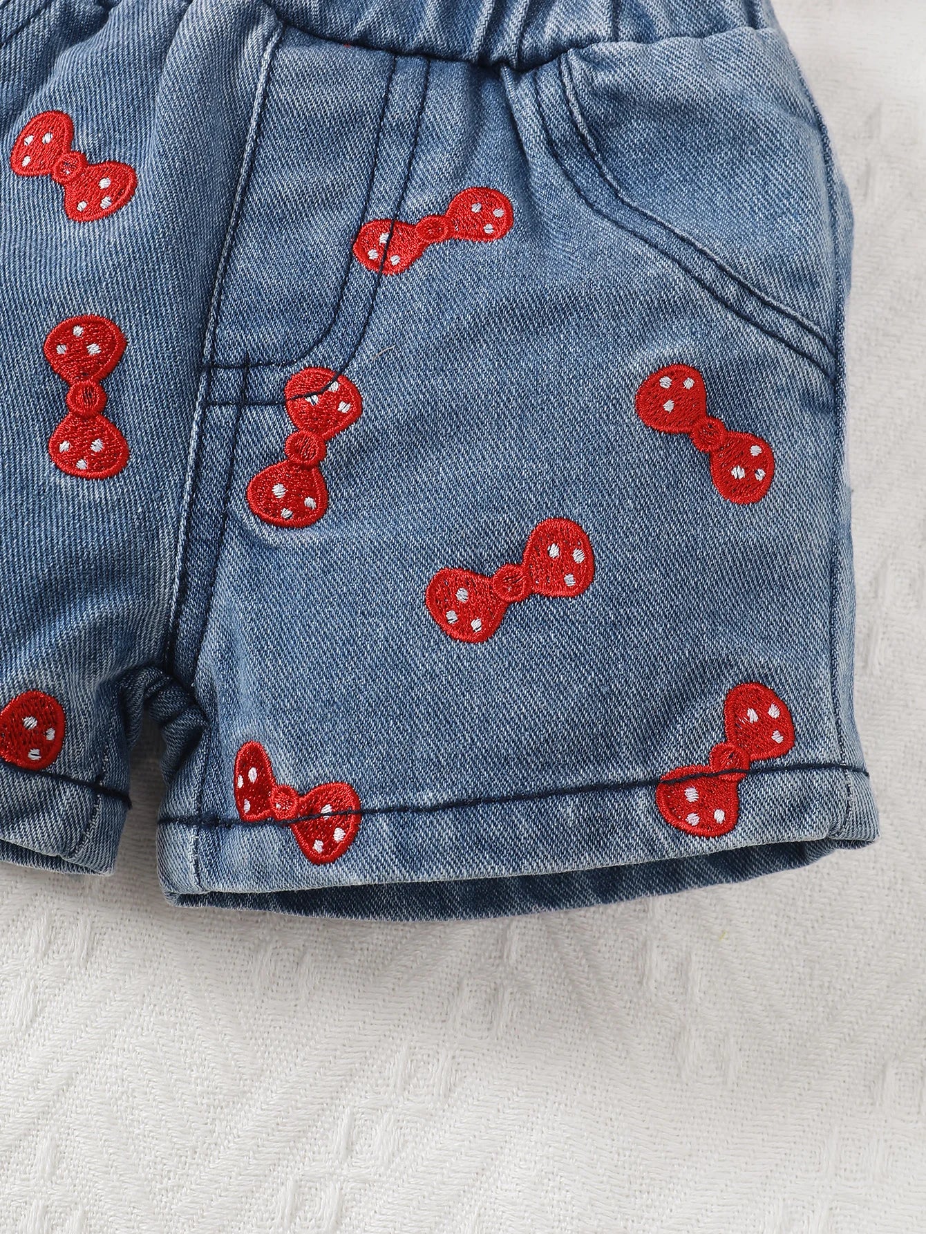 2 Stücke Baby Mädchen Sets Sommer Neugeborene Kleidung Reines Rot Hosenträger + Bestickte Gedruckte Denim-Shorts Mode Baby Casual Anzug